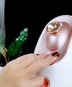 Alternative view of Hot and cold face steamer