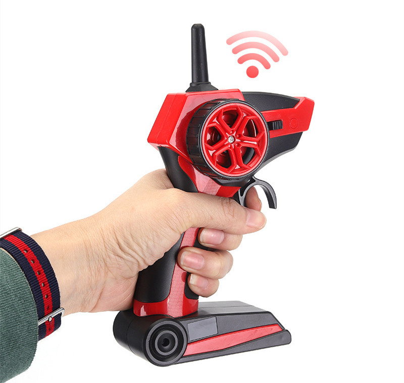 Waterproof Amphibious Wireless Remote Control Electric Speedboat - Image 2